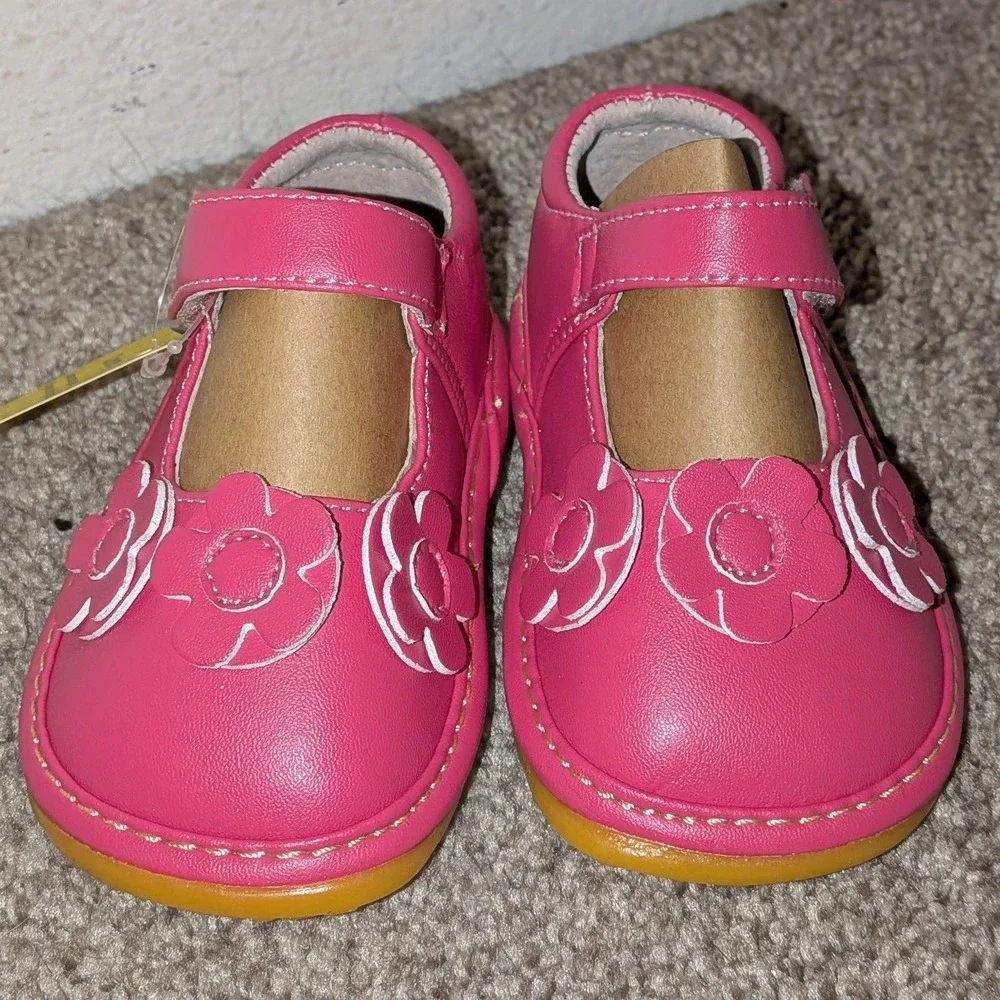 Little Maes Boutique Pink Floral Squeaky Mary Jane Shoes Toddler Size 4 NEW